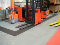 聯(lián)鎖型倉(cāng)庫(kù)地板 耐重壓車(chē)間倉(cāng)庫(kù)地墊 走托盤(pán)搬運(yùn)叉車(chē)倉(cāng)庫(kù)地面材料